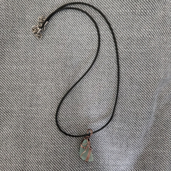 Handmade beach glass necklace - Picture 3 of 3